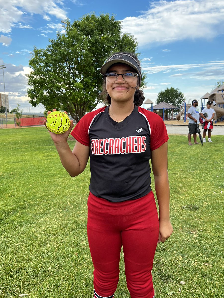 FirecrackersZ's tweet image. Happy Birthday to our awesome 2B!!! Alissa Pinon hope you have fun today out on the field!!! 🎉🎂🥎@AlissaPinon