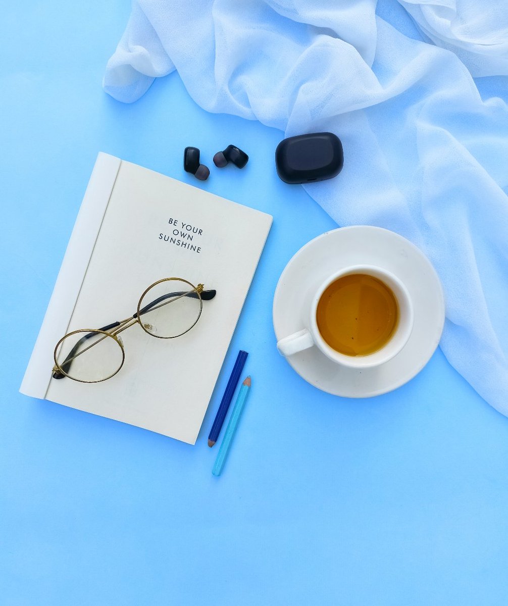 Blueness everywhere 💙

#shotonrealme #flatlay #GoodEvening

pindle.io/web/share?sid=…