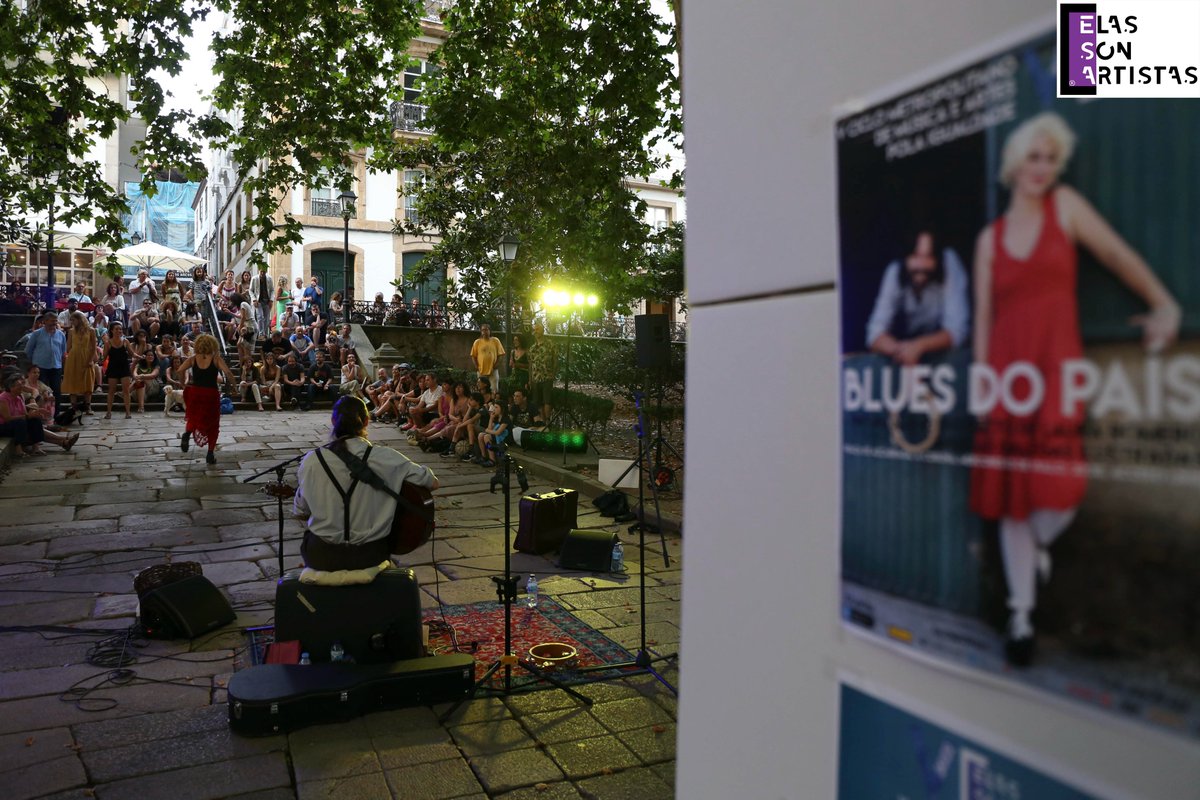 elassonartistas's tweet photo. 💜 Aínda nos estamos a recuperar do que vivimos na Praza de Azcárraga 🌳🎶 do @ConcelloCoruna cos ENORMES #BluesdoPaís 👩🎤🎸 poñendo a praza patas arriba mentras ✊🏻🖌 #LauraRomero nos agasallaba con esta pintura mural que non nos pode gustar máis... 😍
📸 #IratxeVieites
#ESA22 https://t.co/N89foE0wDW