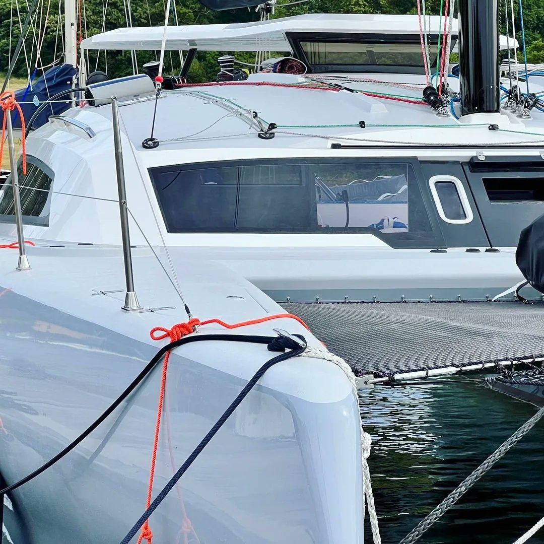 katamarans_com's tweet photo. Dazcat 1295
https://t.co/V069tNL8LZ
At 42.5 feet (12.79m) and weighing-in at 5.5 tonnes lightship, the Dazcat 1295 is a comfortable and elegant family cruiser that also wins races.
#dazcat #catamaran #multihulls #yachts 
📷 @DazcatCatamaran https://t.co/Ufj6XIhC3D