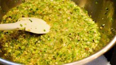 余った夏野菜を消費するときはこの料理が最強？！細かくカットして混ぜるだけで作れちゃう「だし」レシピ！