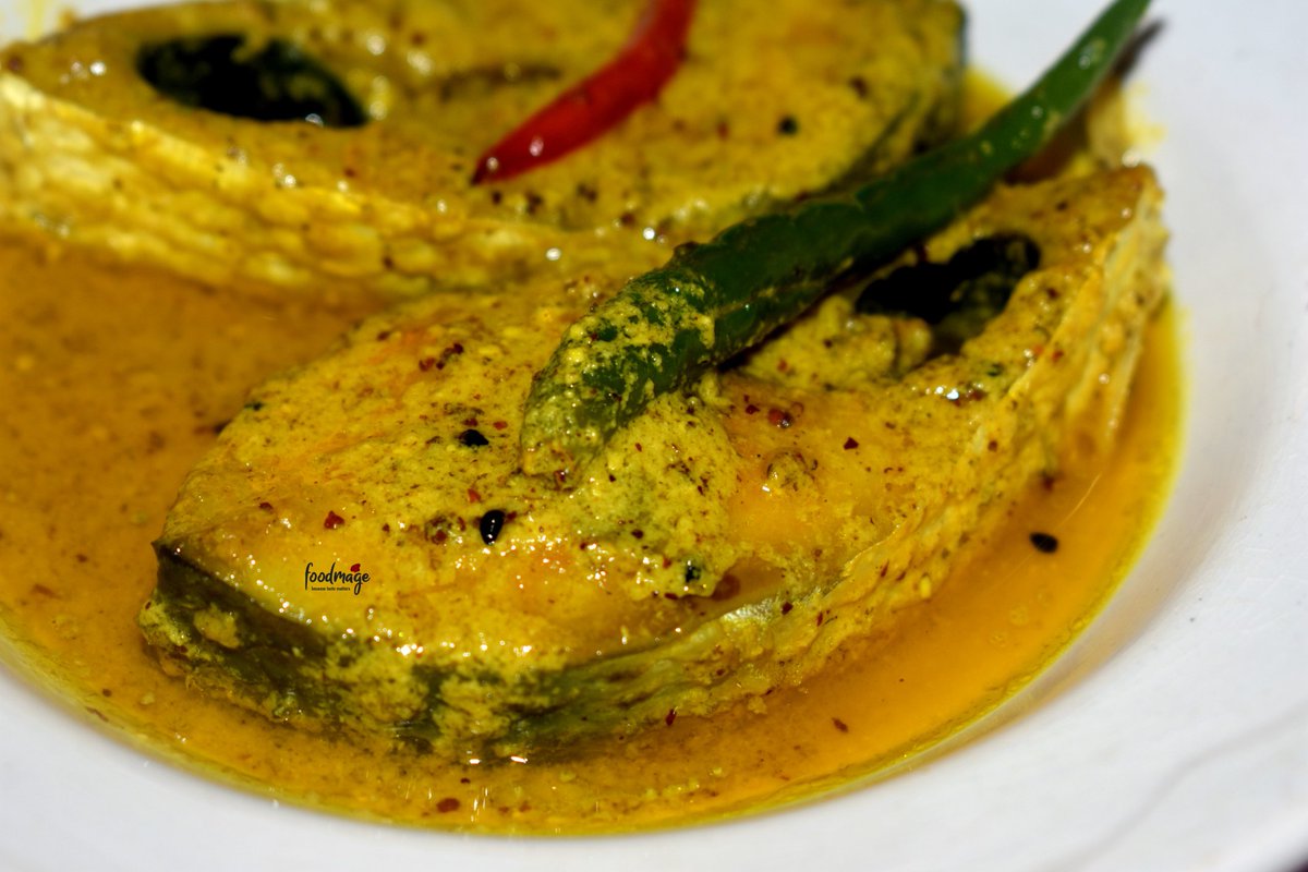 foodmage2020's tweet photo. 📷 : সর্ষে ইলিশ ভাপা / Ilish Vapa 👌💛

#IlishBhapa #Hilsa #Ilish #Foodmage ❤ https://t.co/KlDozz2q3s