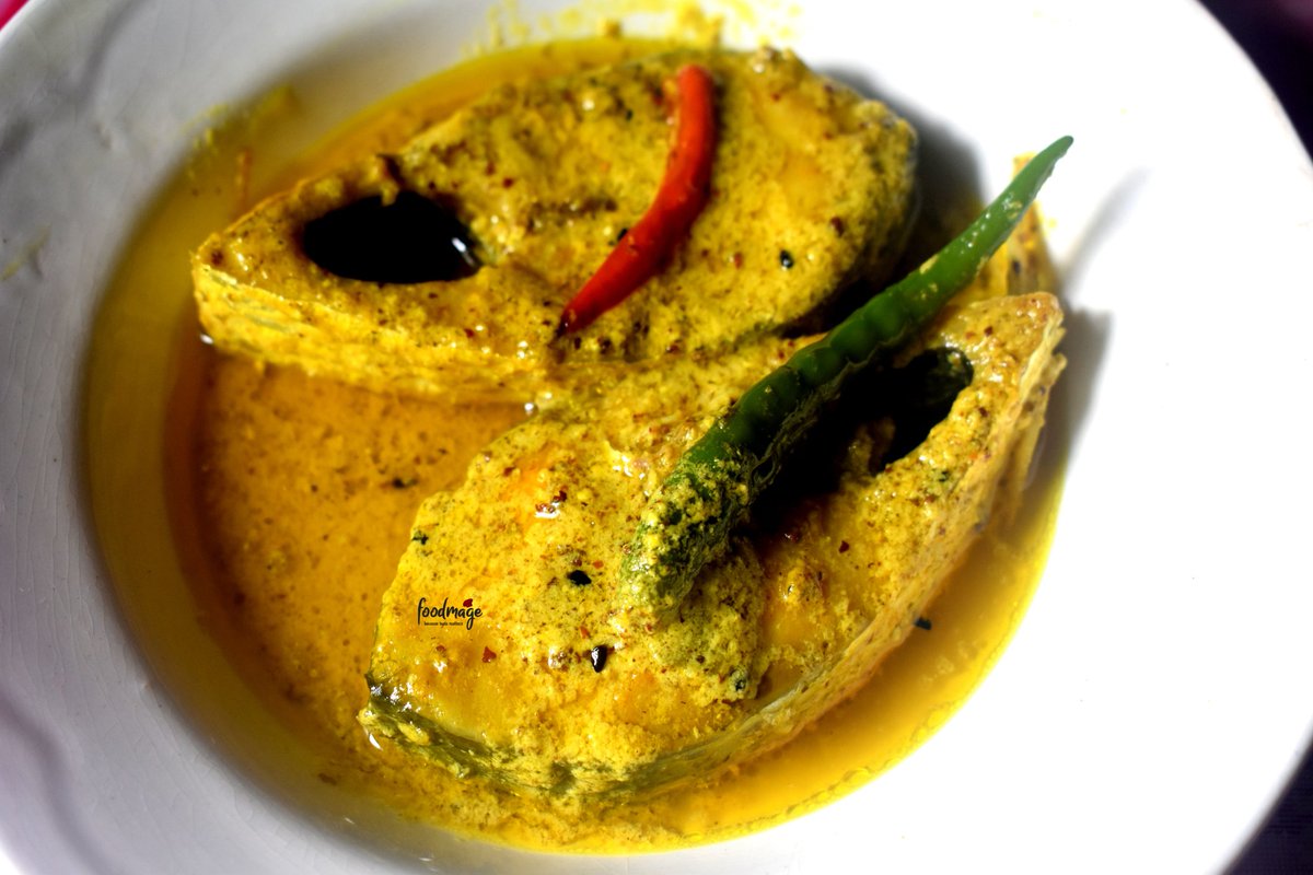 foodmage2020's tweet photo. 📷 : সর্ষে ইলিশ ভাপা / Ilish Vapa 👌💛

#IlishBhapa #Hilsa #Ilish #Foodmage ❤ https://t.co/KlDozz2q3s