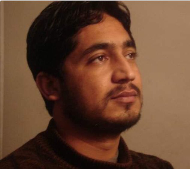 RealHunza's tweet photo. Juz k Kul Hihinar Qaraap Otas e Hunar e Chaiye Waalibi

Ghamay Dutang Samban lo Zindaan Sang Sahar e Chaiye Waalibi

- Ustad Rahimullah Baig https://t.co/ObUwrQabNn