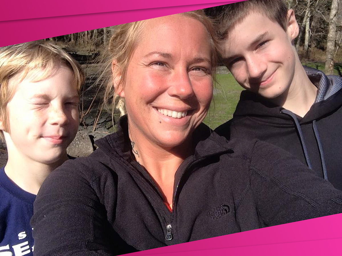 ThrowPink's tweet photo. Happiest of birthdays to the ever-smiling Lori Beierle! Make it a great day! π―
#teamthrowpink #bday https://t.co/Yp9FvZKgaH