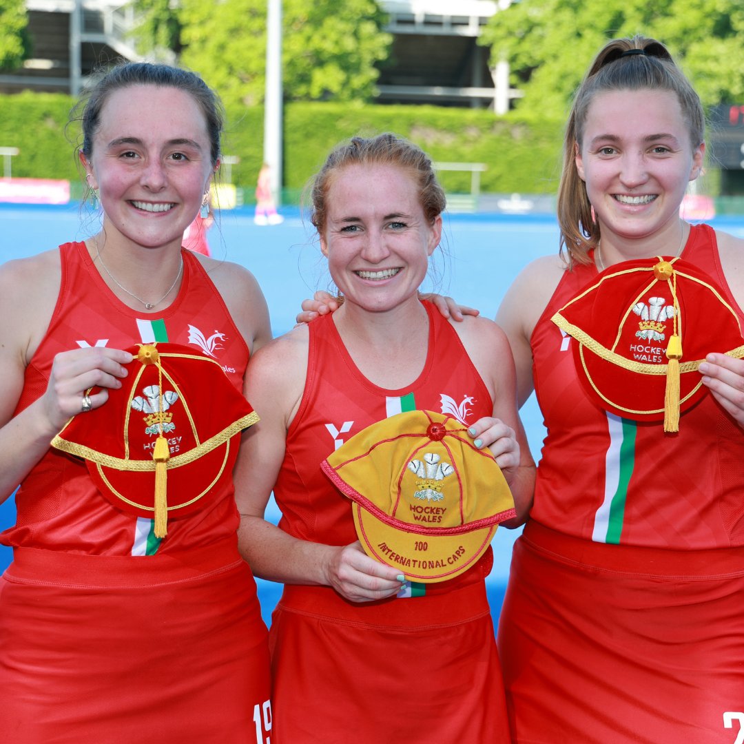 Amazing scenes yesterday as 3 special caps were awarded to members of our women's squad 👏

Holly Munro - 1️⃣st cap
Rebecca Daniel - 1️⃣st cap
Sarah Jones - 1️⃣0️⃣0️⃣th cap for Wales