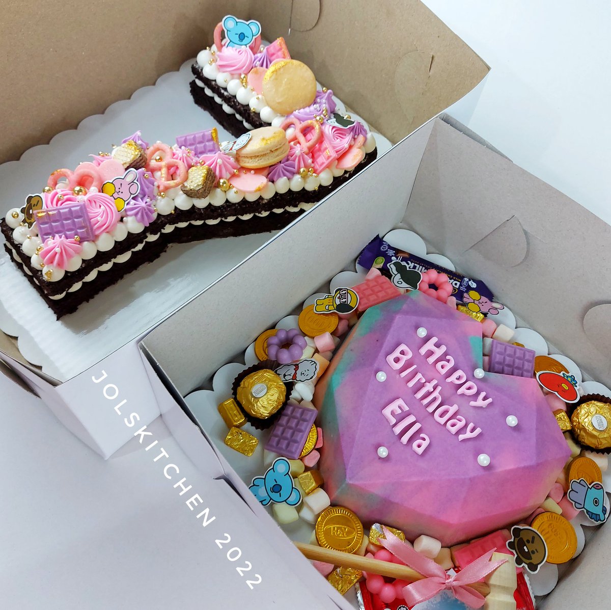 JolsWrites1's tweet photo. Today's pretty BTS themed cakes challenged me with technicalities. Especially the marble colored pinata smash cake. Happy with the outcome. Taking every chance to learn new things.
โค
#BTSARMY #btscake #bts https://t.co/LiEvU2coMT