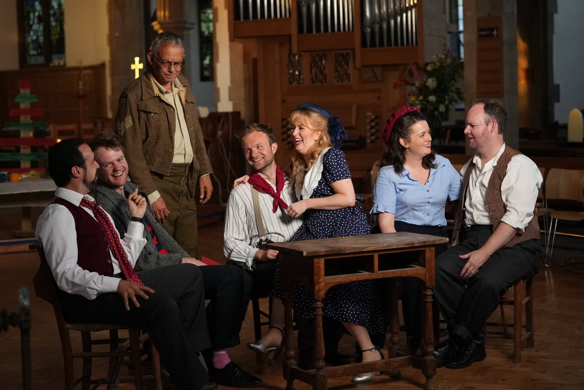 The cast of Friends or the cast of La Bohème?

Opening night is officially sold out, but we've managed to add some extra seating, so walk-ins are welcome... don't forget your picnic 🧺

Tickets via Eventbrite: eventbrite.co.uk/o/putney-festi…
📸 by Chris Skarratt of The Cleveland Agency