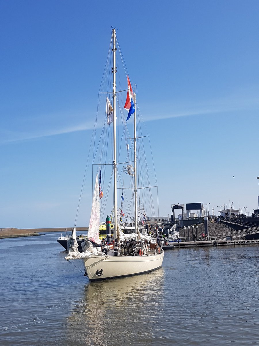Tallship Urania maakt zich klaar voor de eerste Sail Out van vandaag #TSRH2022 #Harlingen