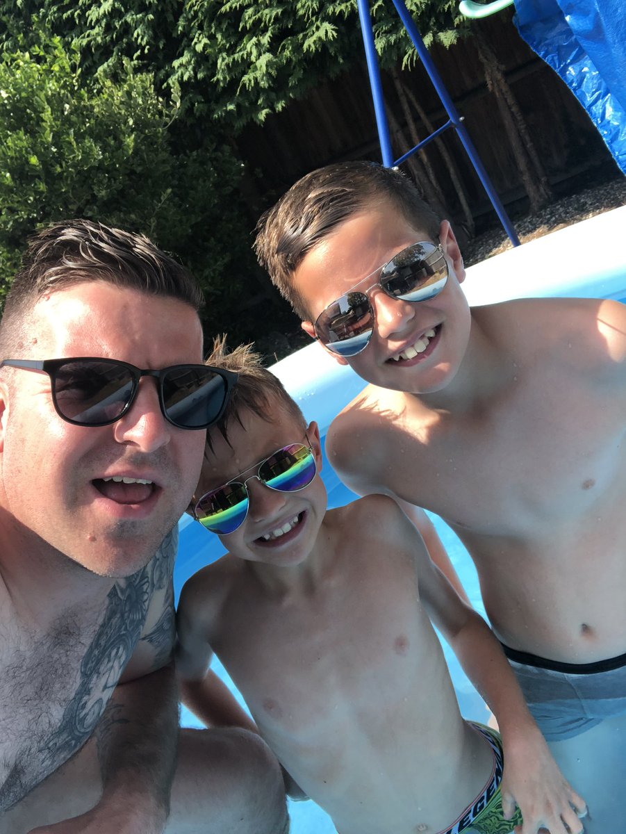 craighammond9's tweet photo. Its a pool day ☀️💙💙#stayhydrated #creamup #enjoyitwhilstitshere https://t.co/twDuLXG69w