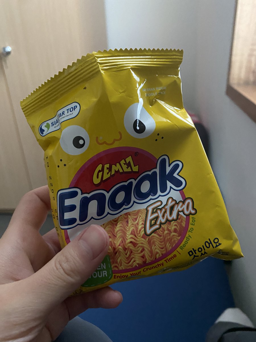 RonChilde1's tweet photo. @ooz_official #OOZ #OOZFavoriteSnack
This is a snack that I always ate when I was studying in Malaysia. Even now, when I study hard, I think about it a lot. They are also sold at Daiso these days. Please try it once. https://t.co/bjKLajdFzw