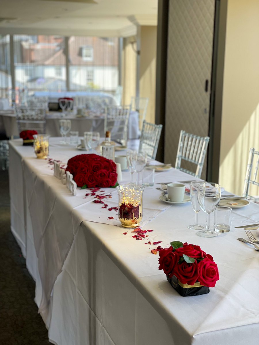 TheLincolnHotel's tweet photo. Yesterday’s beautiful Wedding for the lovely Mr and Mrs Eyre ❤️

Congratulations to you both. It was a delight to be part of your day, and we wish you both the best for the future 🥂

Cake - Cakes By Design 

#wedding #saturdaywedding #weddingday #newlyweds #redroses https://t.co/EVaACZCcni