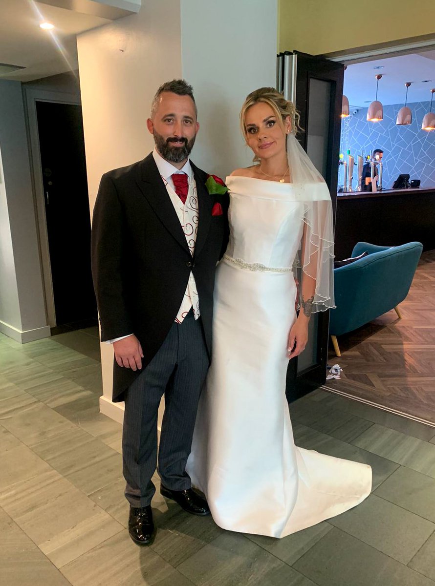 TheLincolnHotel's tweet photo. Yesterday’s beautiful Wedding for the lovely Mr and Mrs Eyre ❤️

Congratulations to you both. It was a delight to be part of your day, and we wish you both the best for the future 🥂

Cake - Cakes By Design 

#wedding #saturdaywedding #weddingday #newlyweds #redroses https://t.co/EVaACZCcni