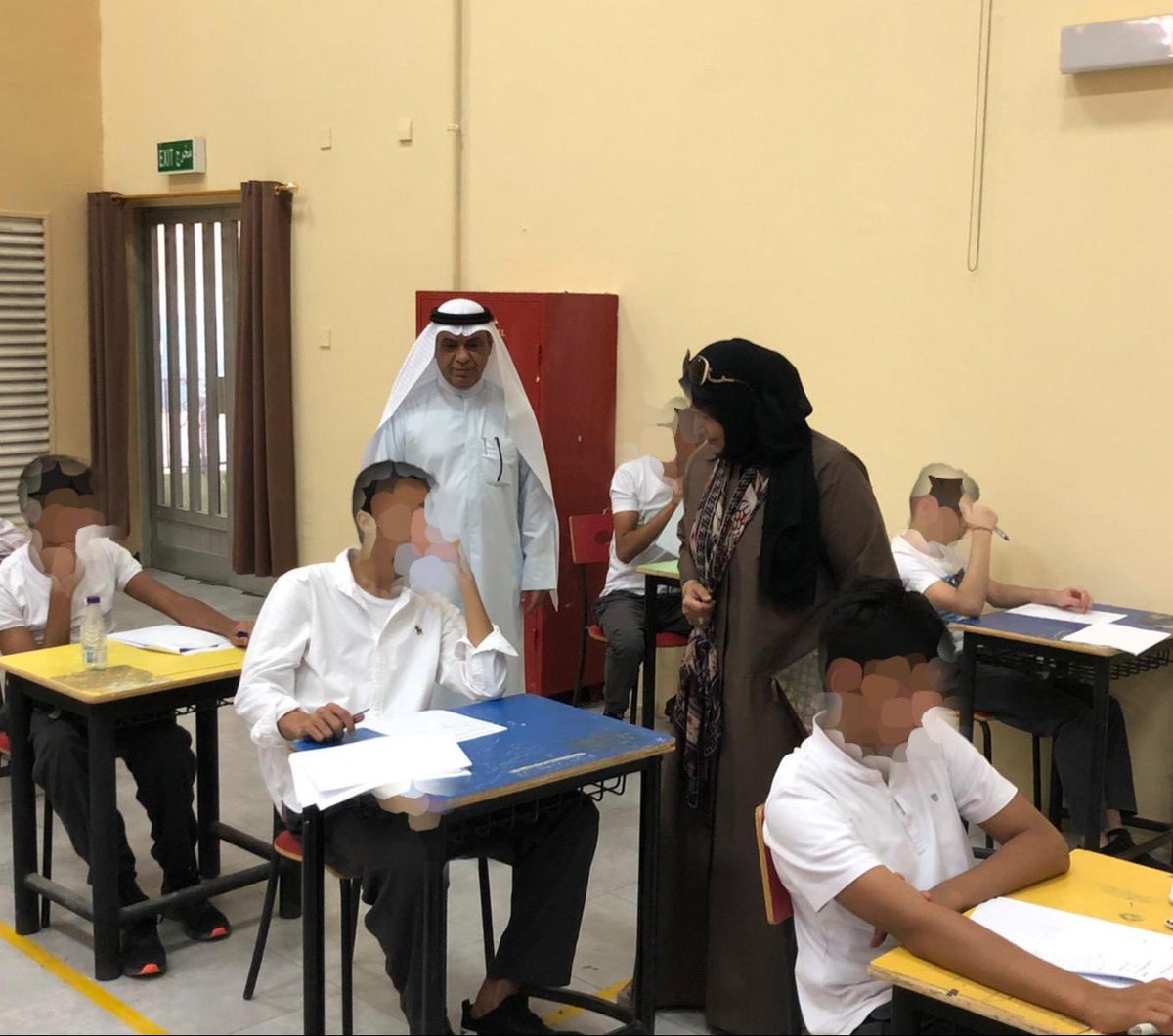 moalem_net's tweet photo. معلم نت | قامت مديرة الشؤون التعليمية بالإنابة بمنطقة مبارك الكبير التعليمية أ. أنوار الموسى بجولة تفقدية لمقار لجان الدور الثاني للاطمئنان على سير عملية الاختبارات والتي كانت تسير بالشكل المخطط لها.
وشكرت الموسى رؤساء اللجان والملاحظين على جهودهم في تهيئة الأجواء المناسبة. https://t.co/0nqDuzdQDR