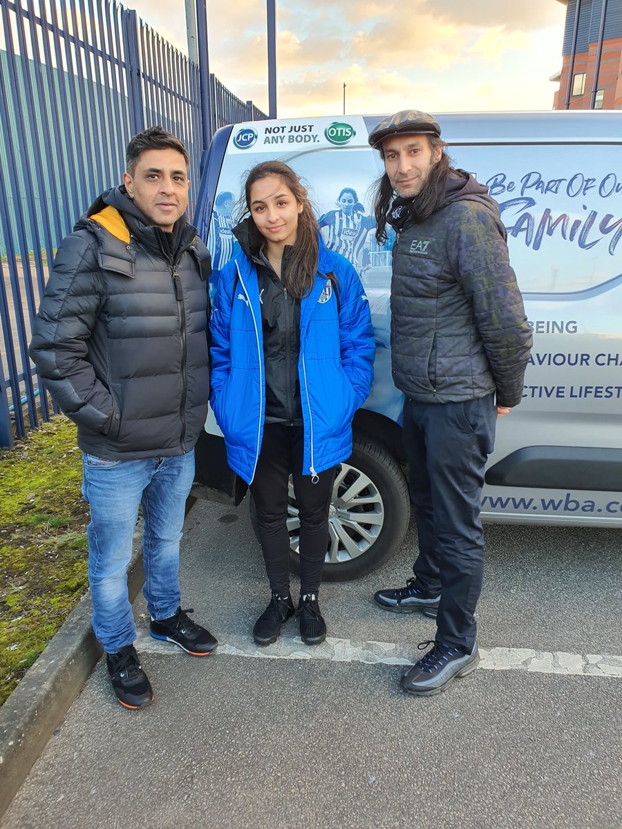 DevTrehan's tweet photo. 🗣️ "It feels like I've been here for ages. This club has definitely got a special place in my heart." 💙🤍

@WBAWomen's striker Mariam Mahmood opens up about her affection for the club⚽️🏴󠁧󠁢󠁥󠁮󠁧󠁿🇵🇰🦁

https://t.co/ccogAGQdp8

#WBA ⚽️ #SouthAsianHeritageMonth ✨ #UTA #COYB 👋 @WBA https://t.co/9yWwgh2wus