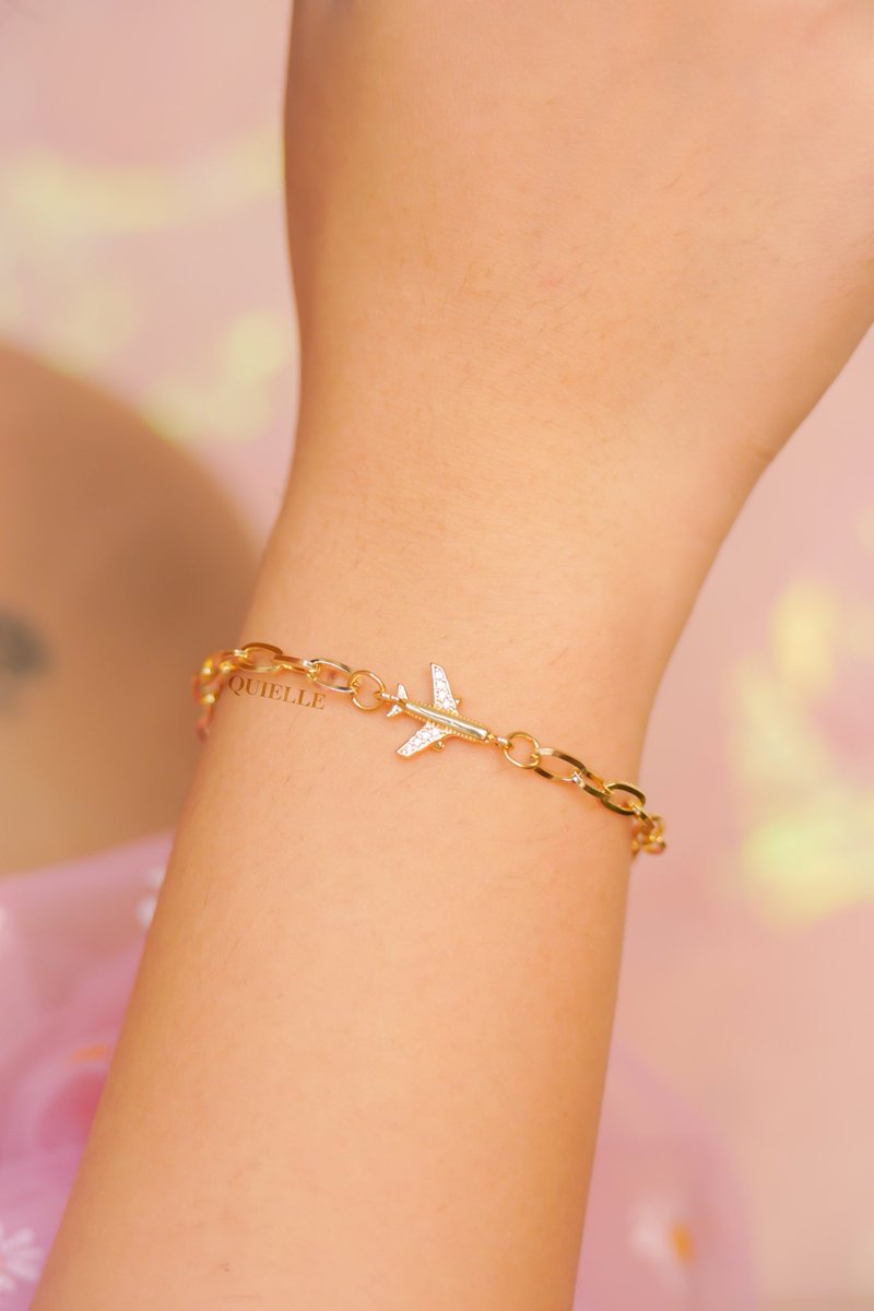 QuiellePH's tweet photo. Wear this Plane Bracelet and manifest that your new plan, career, or opportunity is about to take off✈️✨

Made for the brave ones out there — let your dreams take flight, reaching far beyond the highest height.☁️

WILL BE RESTOCKED TOMORROW, 7PM HERE: https://t.co/eg8j4jkSV4 https://t.co/bePshSeayh