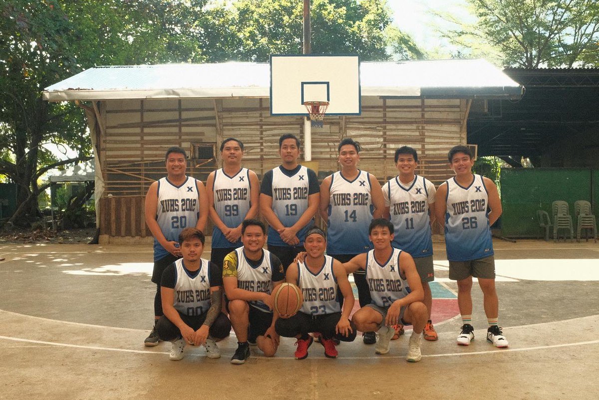 xuhs2012's tweet photo. Yesterday, our batchmates took a trip down memory... and passing lanes! 

At the end of the day, one team stood above the rest. Team Bossem emerged as the champion of the pioneer season of the league.

Daghan salamat sa tanan who joined and supported. 💙

#BalikIntrams #XUHS2012 https://t.co/KB7NCVKrh4