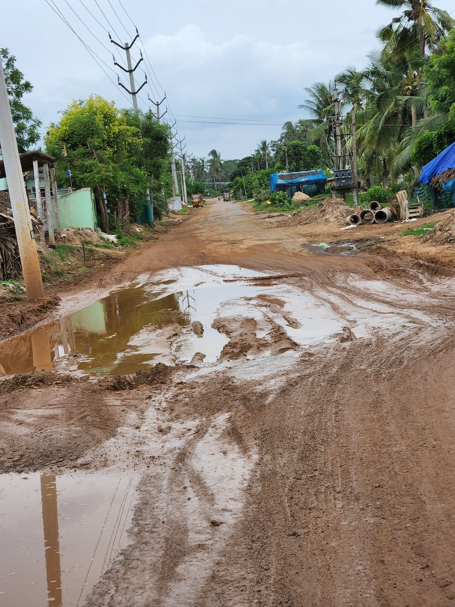 saradhich786's tweet photo. #GoodMorningCMSir Roads are pathetic to drive. You are elected to provide sustainable development and enhance living standard of people in AP not to provide freebies to win the elections.
These photos represents current situation of kaikalur to korukollu road in Eluru district. https://t.co/lpR3ylNS9u