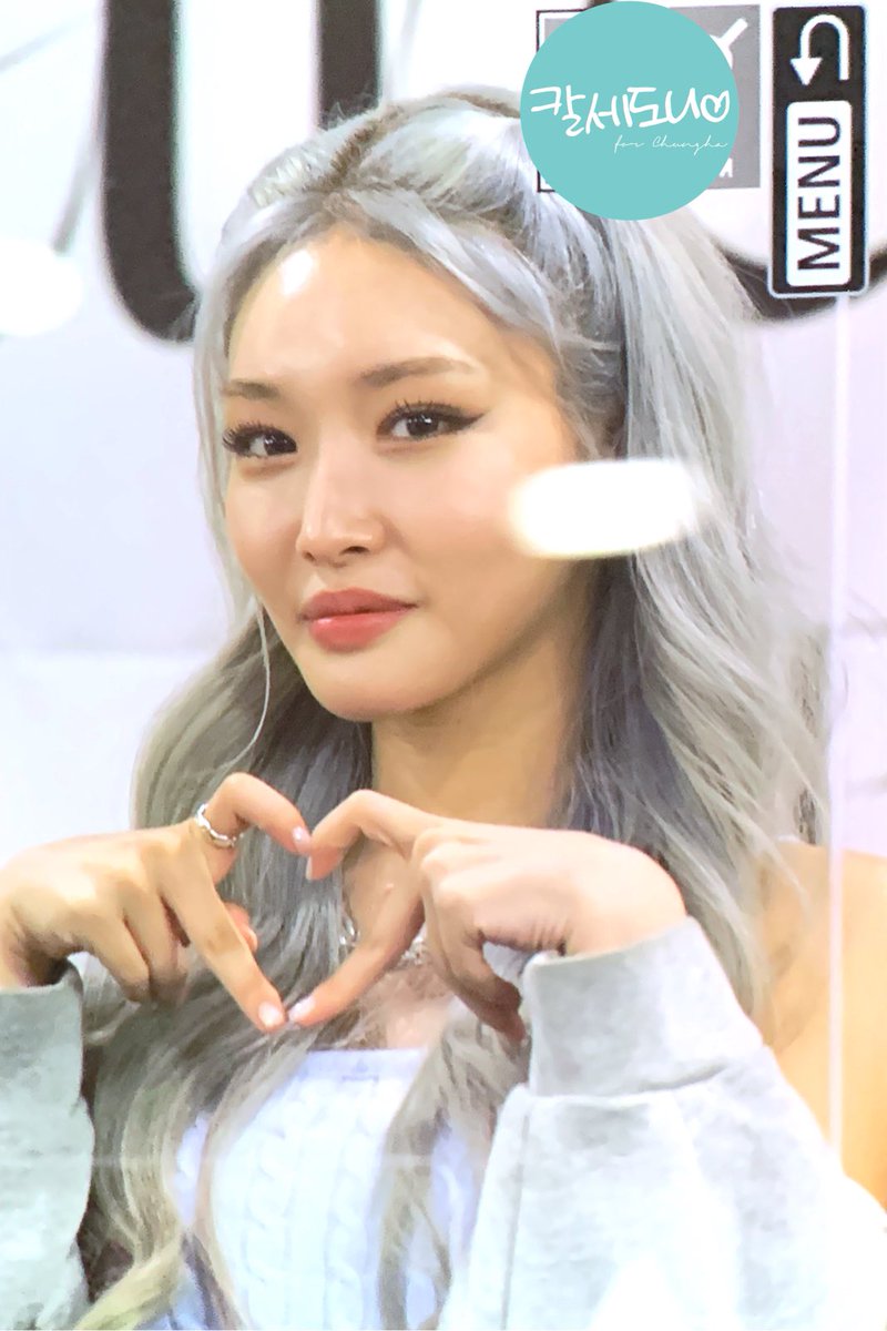 _cha1cedony's tweet photo. 220717 용산 랜드홀 팬사인회 Preview(2)

#청하 #CHUNGHA #Sparkling #BareRare https://t.co/1FzUKeAVuh