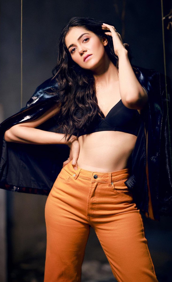 LoveTollywood7's tweet photo. Happy Birthday Beautiful @SimranCOfficial
.
#SimranChoudhary #HappyBirthday #Actress
#HappyBirthdaySimranChoudhary #HBDSimranChoudhary #Tollywood #Tollywoodcasting #Hyderabadmodels #castingchallenge https://t.co/btjK54P3IM