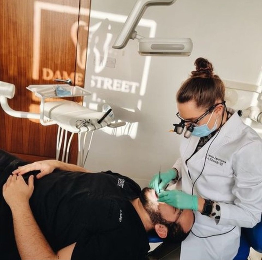 GlobalEraMed's tweet photo. 🧐 @orascoptic

Loupes? ✅ 
Headlight? ✅ 
Happy dentist? ✅ 

#loupes
#headlight
#loupé
#frames https://t.co/aAL383eKcB