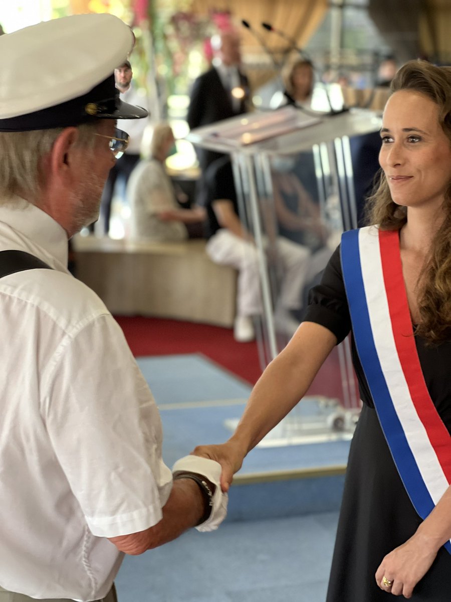 Clemence_Guette's tweet photo. Il y a 80 ans, l'État français déportait des milliers de juifs et leurs enfants, c'était la Rafle du Vel d'Hiv.
À Créteil ce matin pour la Journée à la mémoire des crimes racistes et antisémites de l’État français et d’hommage aux Justes de France. https://t.co/S9ZUxWK5MH