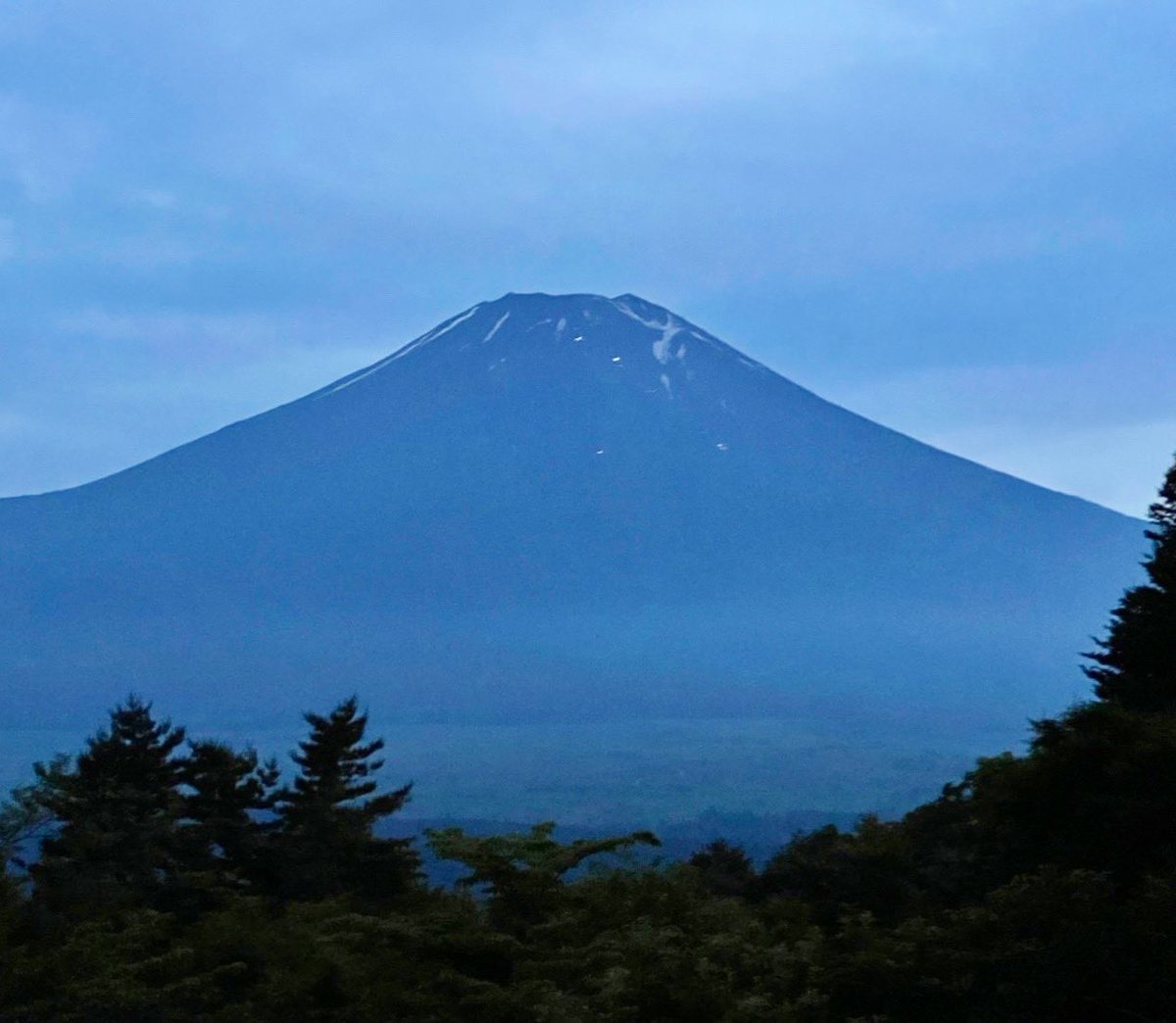 やっばり" 富士山 "がナンバー・ワン🤍 今年もシーズン中にアタックしたいと思っています。⛰ Mt. Fuji is the best.🤍 I plan to climb this year as well during the season.⛰