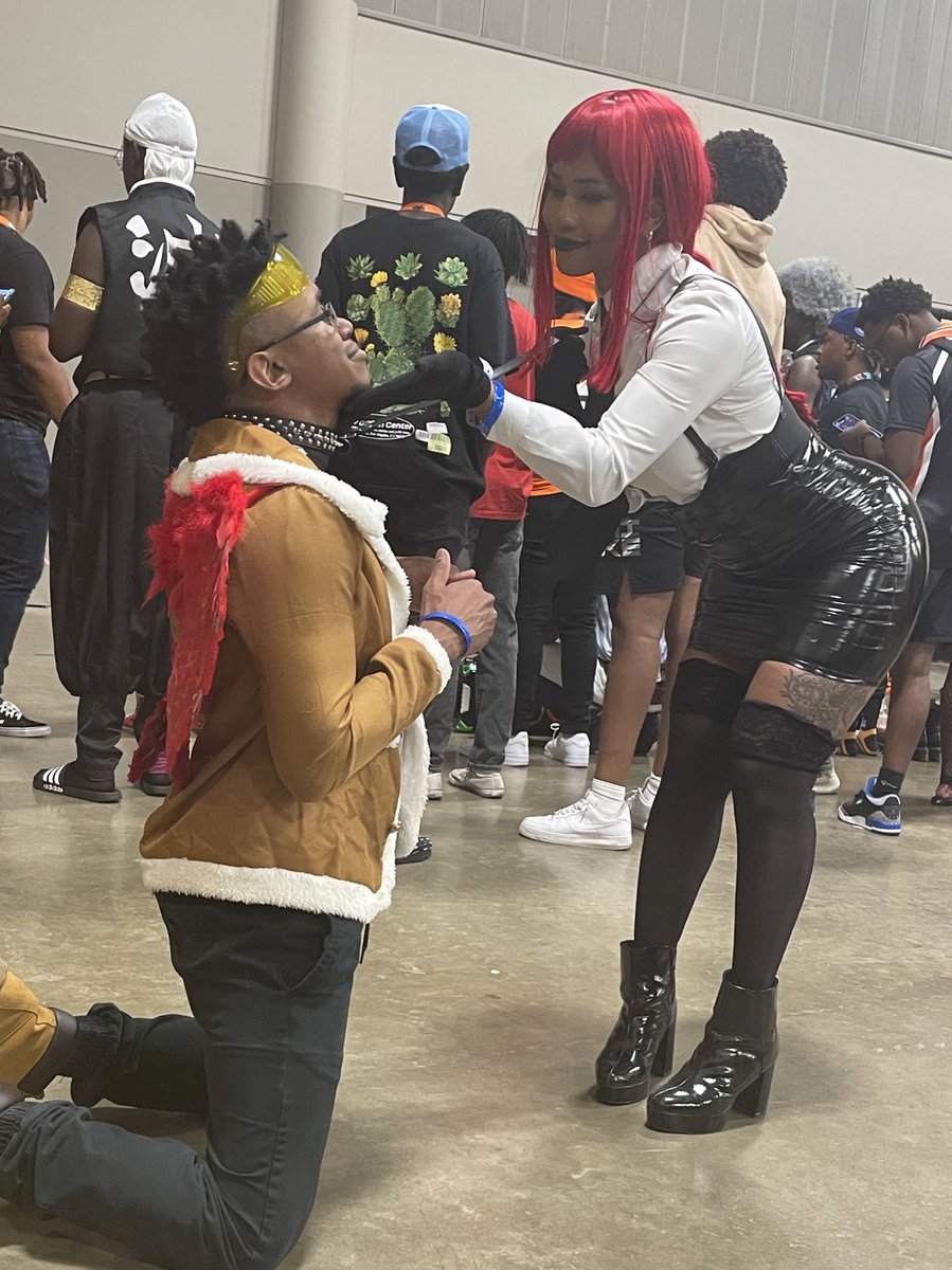 5th_Raikage1's tweet photo. BARK BARK BARK #DreamCon https://t.co/xBgWt36xEE