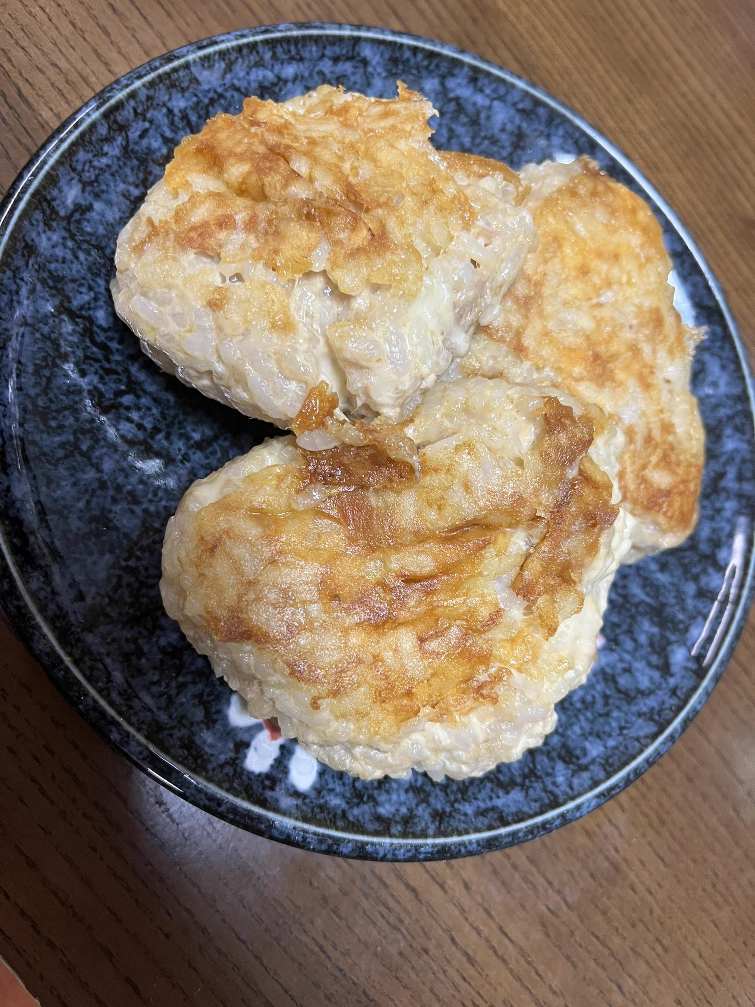 ヤバい…うまい…悪魔の味や…ご飯柔らかかったから不格好な形になったが…うめぇ…  