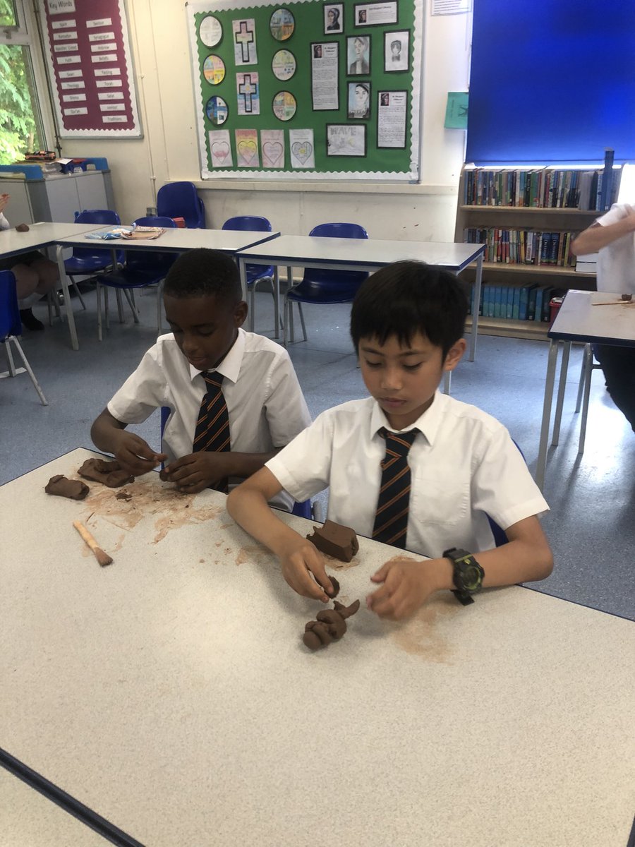 StThomasMoreE1's tweet image. We researched the planet Mars, we then created creatures that would survive and thrive living on this Red Planet 🔭🧬 #ScienceStAnnesgaE1 #BritishScienceWeek2022 @StAnnesgaCPS