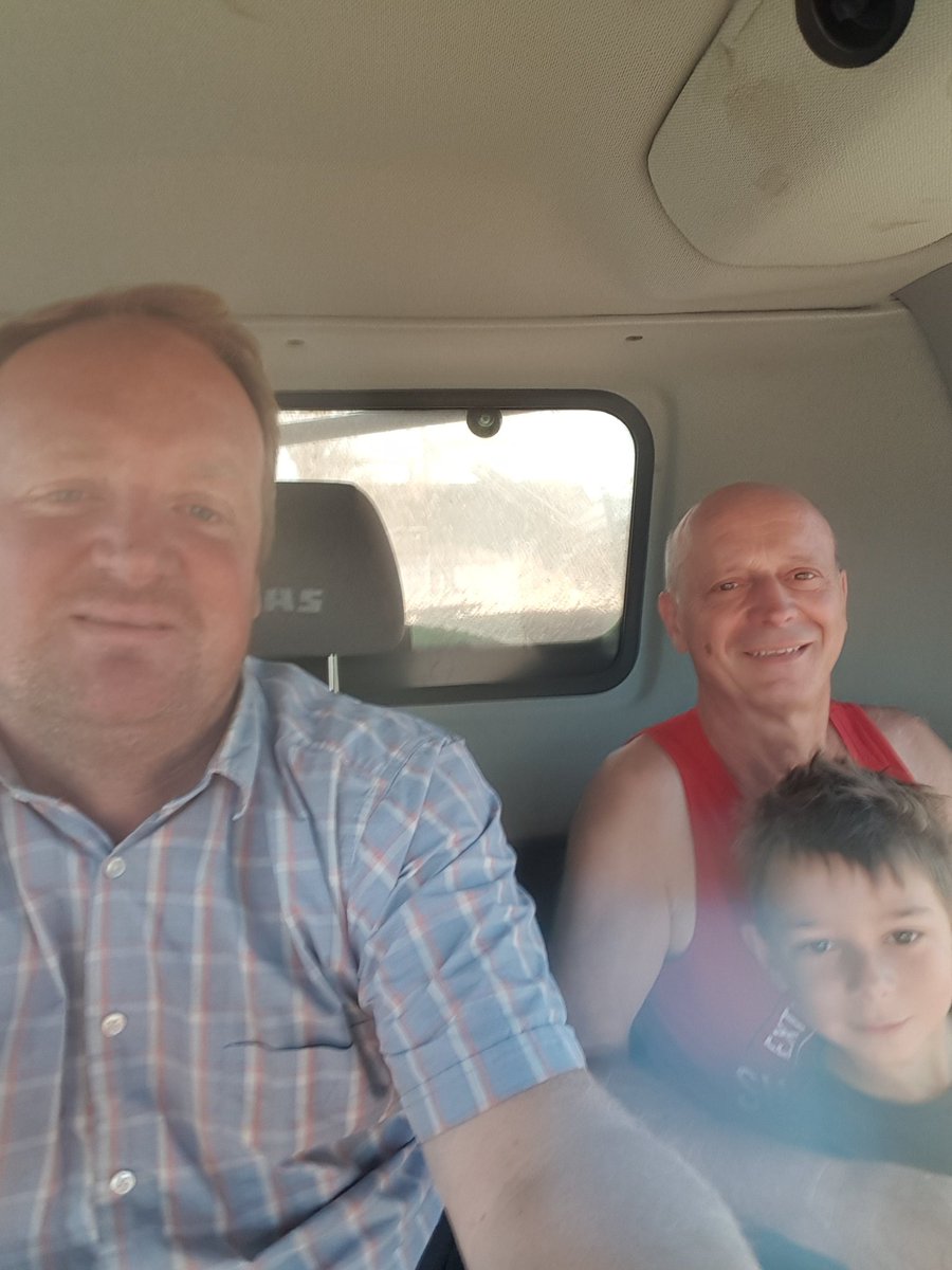 DemouryFr02's tweet photo. Toujours un plaisir de faire découvrir notre métier à un enfant en vacances chez son grand père @usaa_02 #invitetonvoisin
#moisson22 
#FrAgTw https://t.co/J4nrCUEQSa