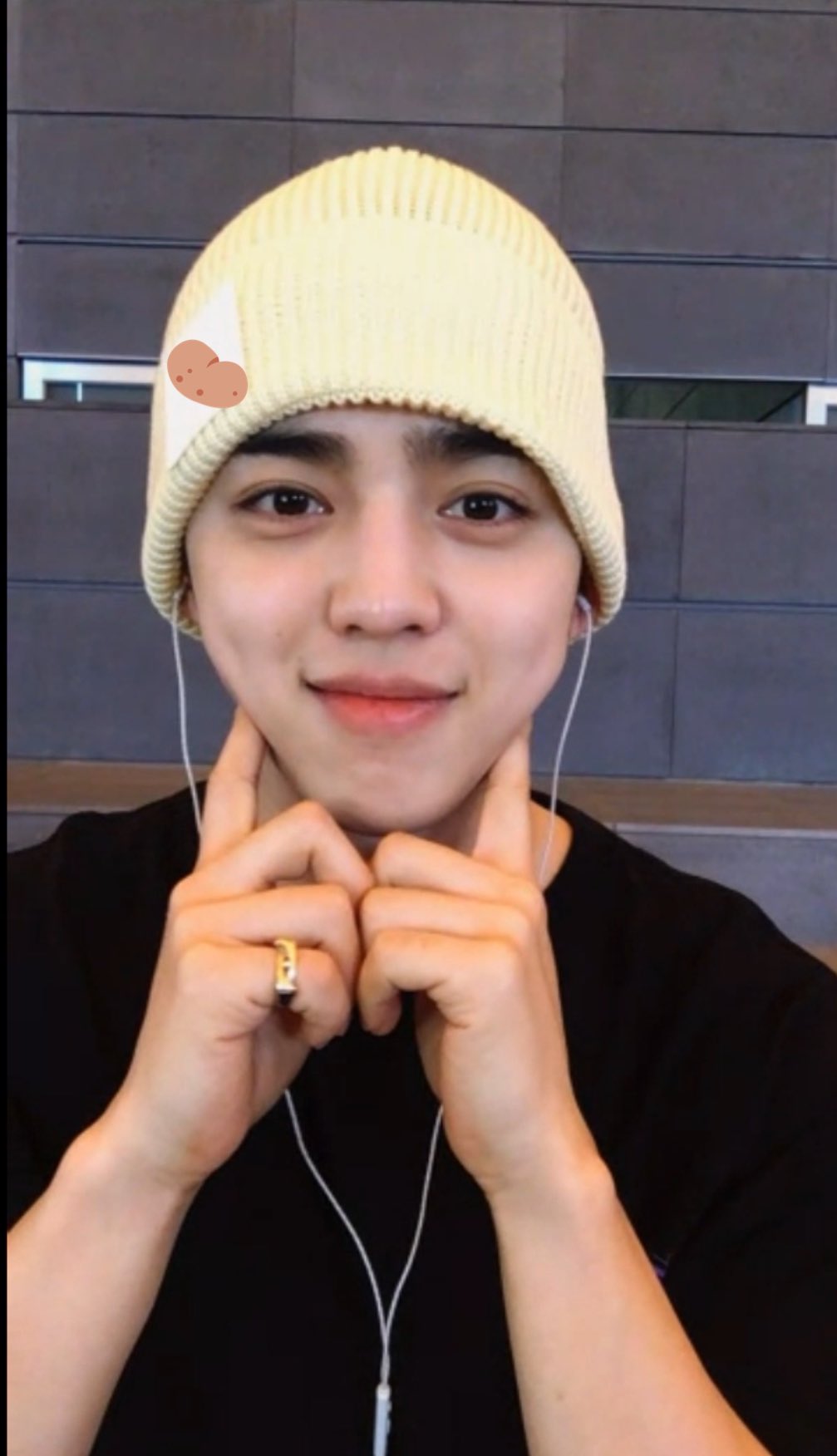 [잡담] 예쁘고 뭐고 일단 사랑니 뽑은거부터 걱정해달라는 아이돌 | 인스티즈