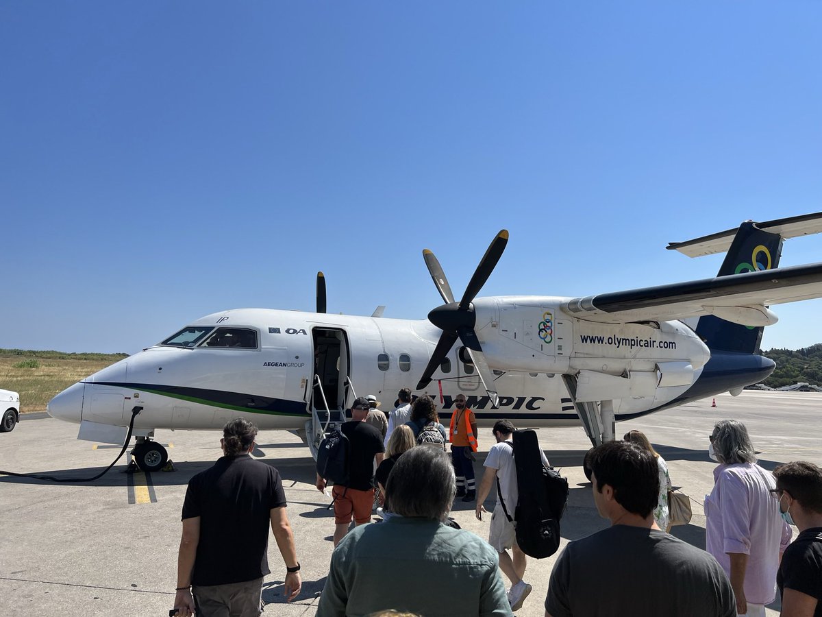 dimoikonomu's tweet photo. Αυτό είναι το αεροδρόμιο του Καστελλόριζου που έκλεισε λόγω ασθένειας υπαλλήλου. Ελάχιστοι άνθρωποι με υπερπροσπάθεια σε δύσκολες συνθήκες κρατάνε ανοιχτό το μικρό αεροδρόμιο. Χρειάζονται ενίσχυση άμεσα https://t.co/uhyxaGLNXQ