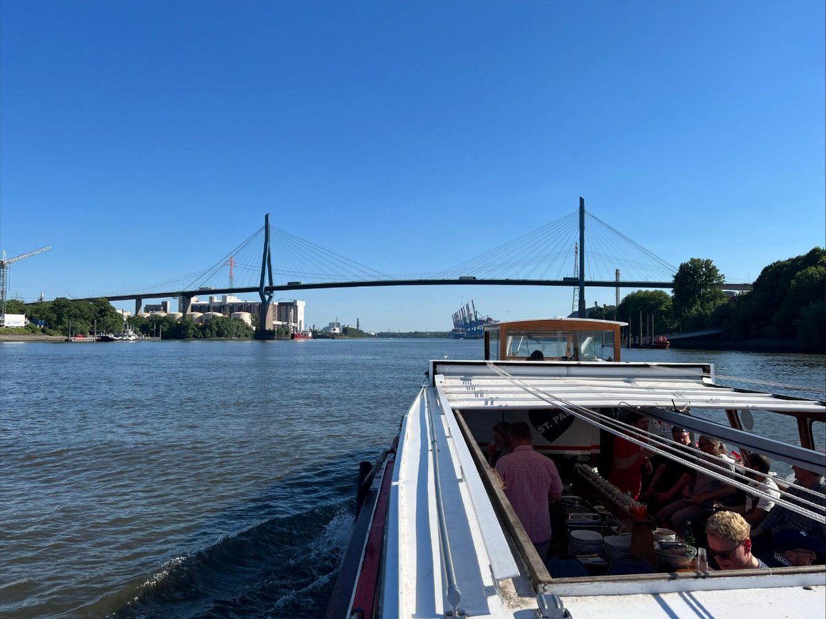 stelacon's tweet photo. 10 Jahre STELACON: Jubiläumsfahrt auf der Elbe in #Hamburg 

TOP Wetter! 
TOP Gespräche! 
TOP Stimmung!
TOP Feier!
TOP Consultants! https://t.co/TKr35xZV8x