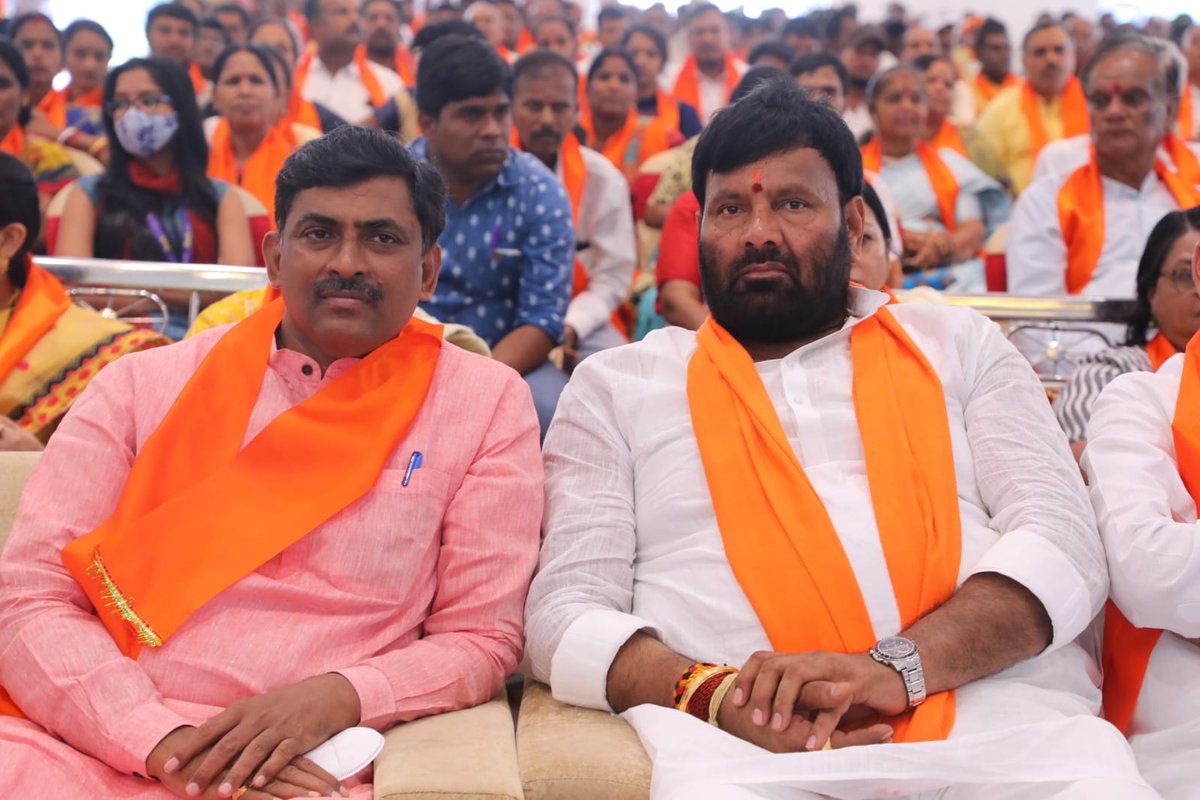 KunaSrisailam's tweet photo. Heartfelt birthday greetings to BJP Senior Leader &amp; Madhyapradesh Incharge Shri @PMuralidharRao garu.

May the God bless you with good healthy and all strength to serve the Nation.

#HBDMuraliji https://t.co/Im41l9nYOW