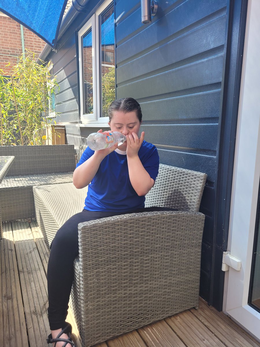 MissIsabel6's tweet photo. I'm on holiday in Norfolk.  I've been for an early morning stroll. Now I've come back to our cottage to sit in the shade and drink water
#Heatwave2022 #staycool https://t.co/bTSN5NmqeZ