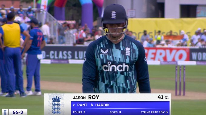 FX3POV8UUAA6VQt?format=jpg&name=small