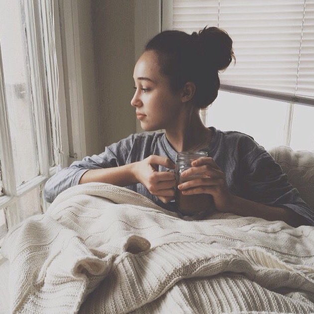 kaelthewriter's tweet photo. Take Her To The Moon || Clexa AU

Alicia dies from heart failure and Clarke finds herself alone in the presence of an unexpected visitor. Lexa, detached from her family, returns from New Zealand to see her twin’s burial. She meets Clarke who changes everything in her life. https://t.co/ppaqULVnC9