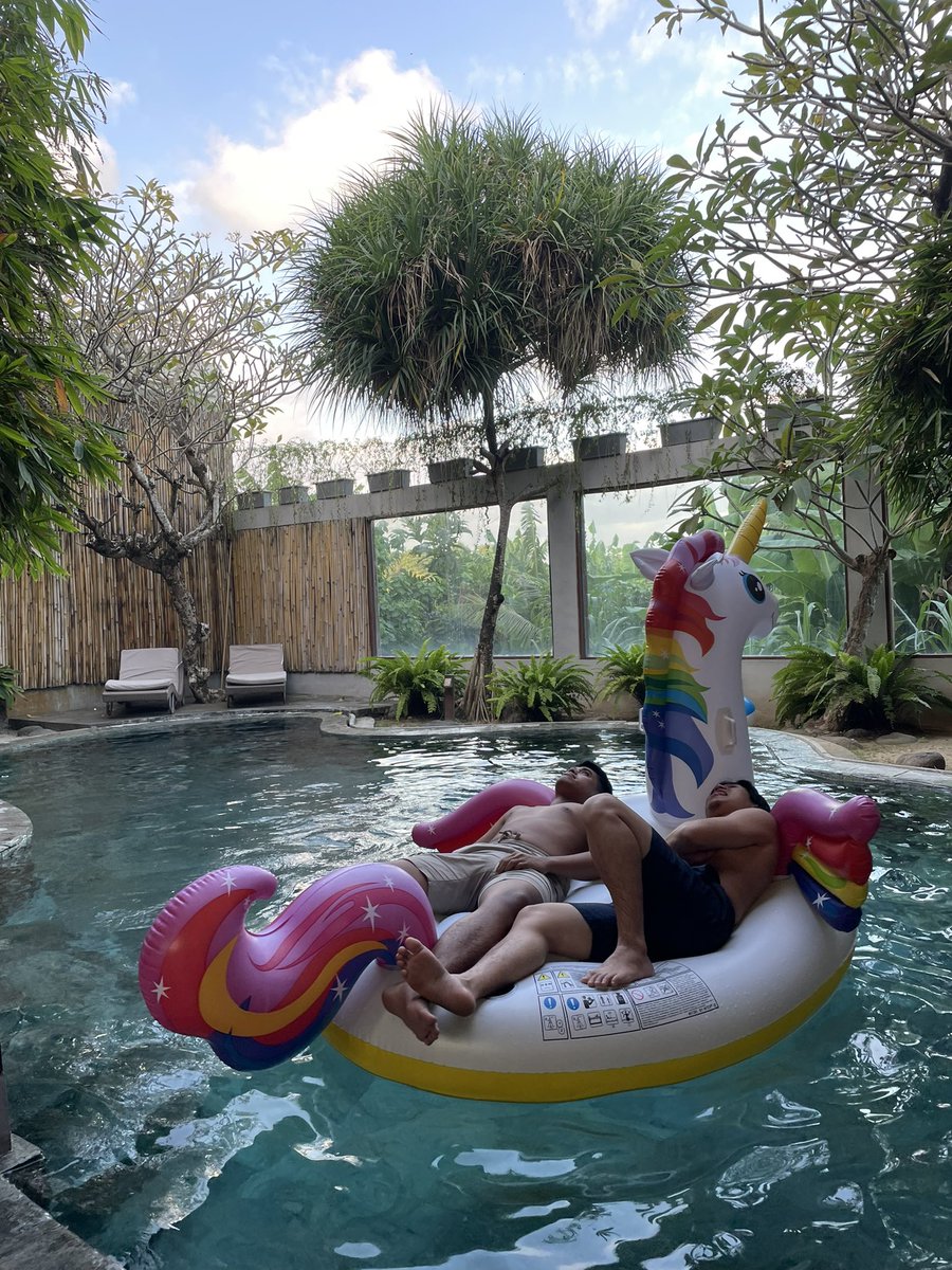 Ade ni haa teman marketer i naik kuda pony 😝