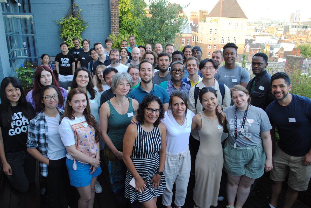 We are having such a spectacular weekend #DataDive! 🎉 🧡

Meeting truly 🌠 brilliant data folks 🌟 and helping out <a href="/ChasingStigma/">Chasing the Stigma</a> 🤗

Plus enjoying the <a href="/FBC_Clerkenwell/">FBC Clerkenwell</a> space - keeping us cool in this hot weather 😎

And kind support from #ArnoldClarkCommunityFund 😁