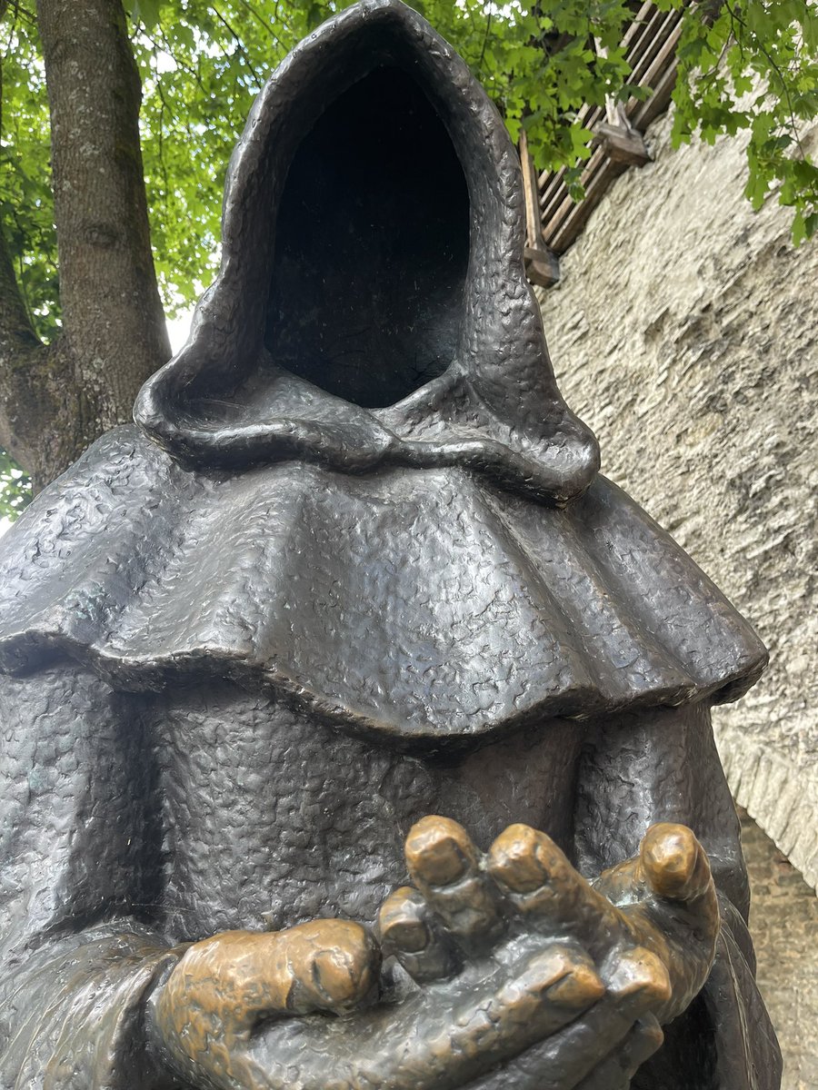 blchaindspirits's tweet photo. Ghosts of imperialists still haunt the city of Tallinn old town. Estonia has only  51 years of national independence  in 800 years of history - “Echoes of the past reverberate in the present” says Estonian guide #nft #nfts #NFTartists #UkraineRussianWar https://t.co/vCIVz5mDBd