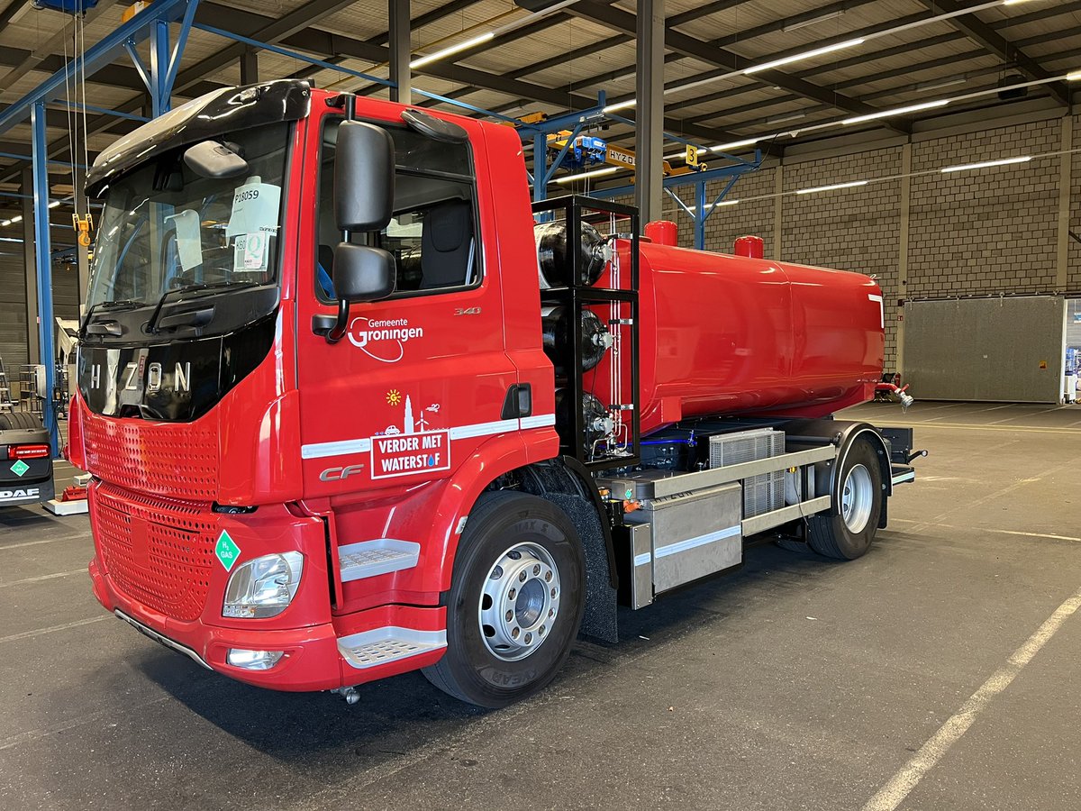Carlholthausen's tweet photo. truck for the municipality of Groningen in the Netherlands. equipped with electric PTO pump. development of everything on this truck me and my team at Hyzon worked on. and is full of new technology. #Hyzon #proud. @gem_groningen @hydrogeneurope #Ridged #truck #Hydrogen https://t.co/6l4vdczAye