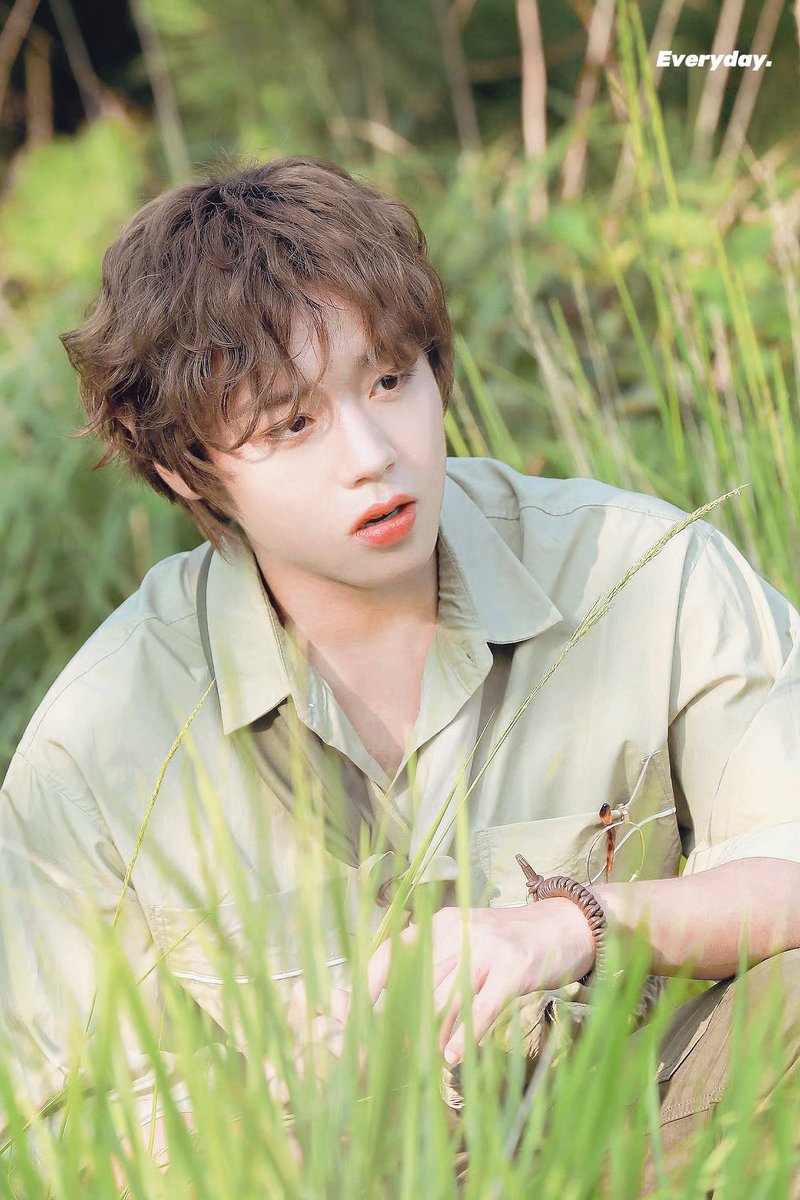 Everyday_529's tweet photo. 211212 PHOTOBOOK 비하인드
⠀
#PARKJIHOON #박지훈 https://t.co/1j1Q8t1o8x