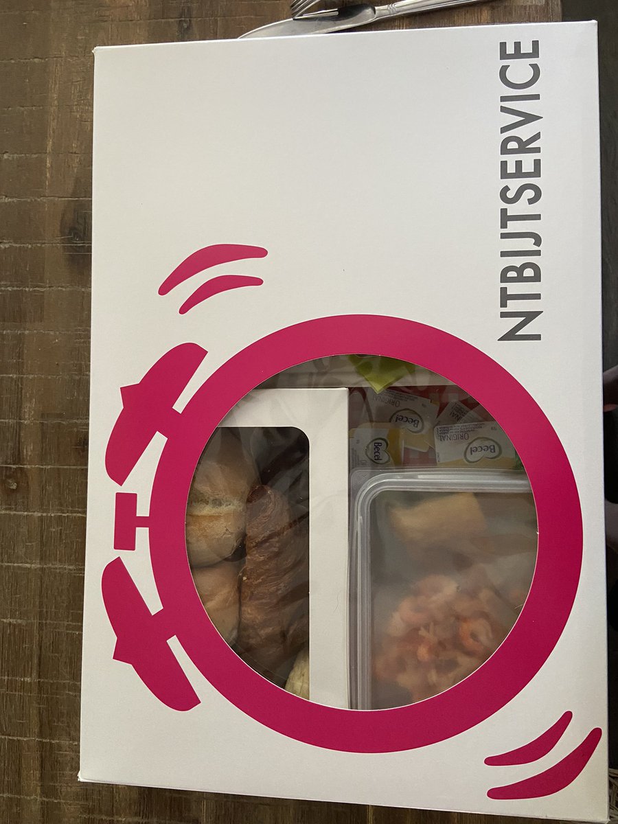 haraldmiranda's tweet photo. Vandaag het heerlijke ontbijt laten komen, wat ik met Pasen gewonnen had!! 
#dolmans
#ontbijtservice https://t.co/iccUxvLM4O
