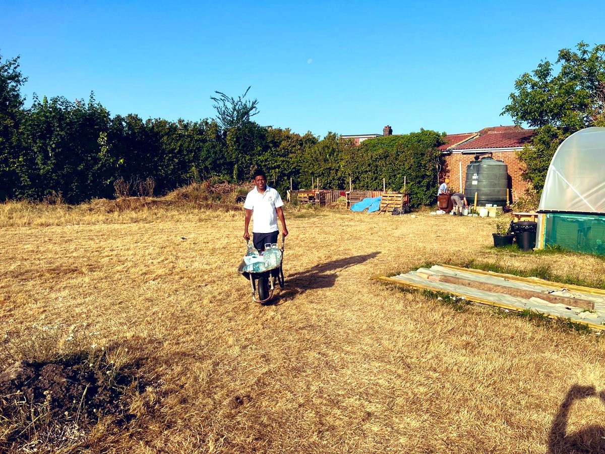 HestonActionG's tweet photo. And the Sunday morning volunteer shift have been busy, watering the mini forests, hedges and the infamous (but quite lovely) and thirsty cherry trees #CherryGate 😉 https://t.co/WpS8RpSaQX
