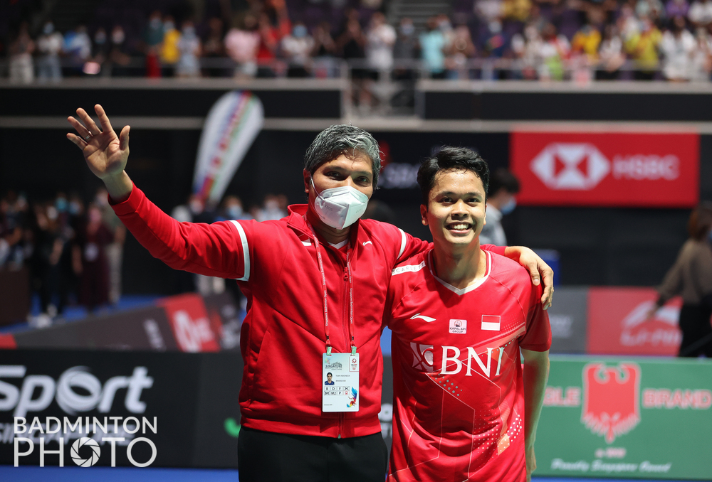 badmintonupdate's tweet photo. Congratulations coach Irwansyah 👏👏

📸 Badminton Photo

#SingaporeOpen2022 #SBO2022 https://t.co/zPiKyPjnAr
