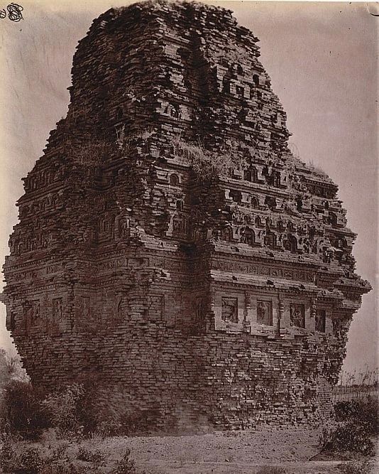 HeritageGirl7's tweet photo. Rare Photograph of Bhitargaon Brick temple who believed to be 1500+ years old from gupta era and one of the oldest brick temple in the world https://t.co/9qIYFhJtq5