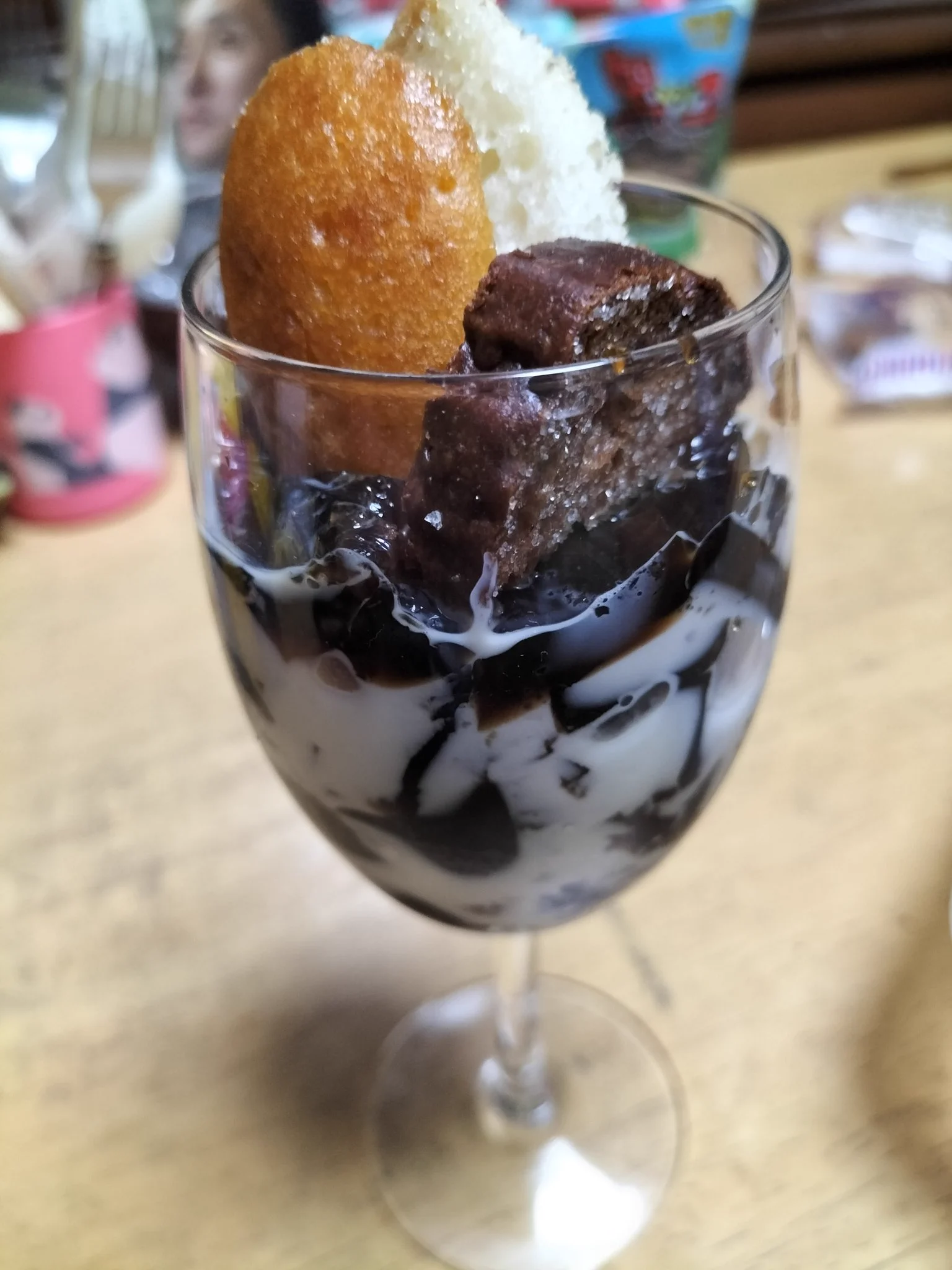 コーヒーゼリー作りました♬
お鍋でゼラチン溶かすより確実で簡単でした🌸  