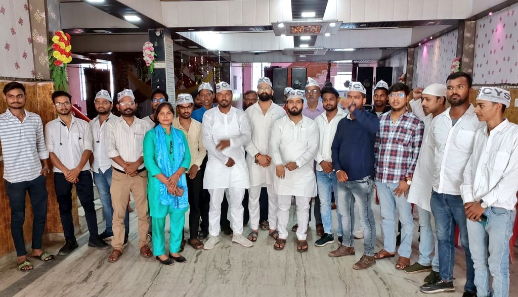 Aam Aadmi Party- Uttar Pradesh (@aaputtarpradesh) on Twitter photo उन्नाव जनपद में @upcyss प्रदेश अध्यक्ष <a href="/VanshrajDubey/">VANSHRAJ DUBEY</a> जी की उन्नाव जनपद के साथियों के साथ संगठन निर्माण की महत्वपूर्ण बैठक सफलतापूर्वक संपन्न हुई।
बैठक में सर्वसम्मति से प्रशान्त चन्द्र सोनकर जी को जनपद उन्नाव CYSS का जिलाध्यक्ष मनोनीत किया गया। उन्नाव जनपद में @upcyss प्रदेश अध्यक्ष <a href="/VanshrajDubey/">VANSHRAJ DUBEY</a> जी की उन्नाव जनपद के साथियों के साथ संगठन निर्माण की महत्वपूर्ण बैठक सफलतापूर्वक संपन्न हुई।
बैठक में सर्वसम्मति से प्रशान्त चन्द्र सोनकर जी को जनपद उन्नाव CYSS का जिलाध्यक्ष मनोनीत किया गया।