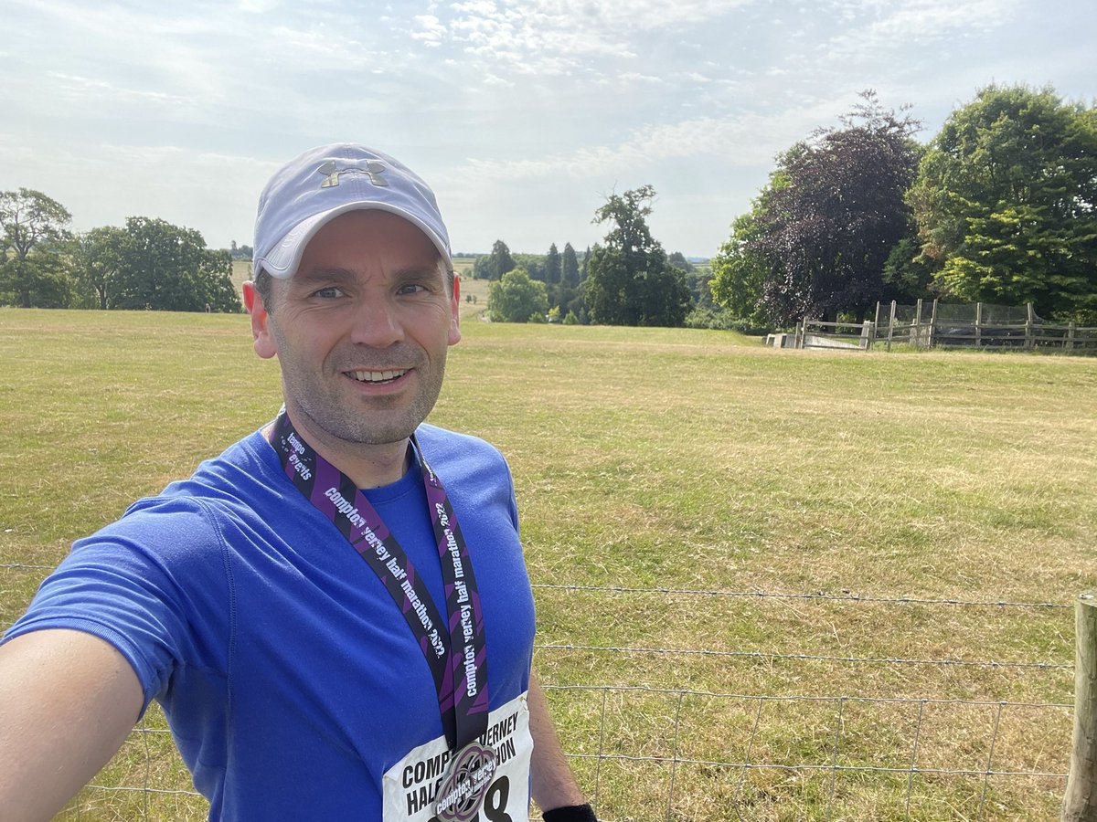 sjbrain's tweet photo. Every race should hand out freeze-pops at the half way point!  Thanks to all the marshalls &amp; @EventsTempo today for making compton verney half marathon such a well run event. Oh and all the kids with water soakers too!! https://t.co/AYdUUl9AFH